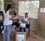Cerradas las mesas de votación en Colombia. Colprensa