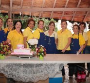 Nancy de Parra, Fanny de Arciniégas, Lucy García, Judith de Gómez, Sonia de Rodríguez, Fanny de Figueredo, María E. Llanes, Piedad de Salgar, Graciela de Ronderos, Fanny Molina, Fabiola Hernández y Libia Cervantes. César Obando