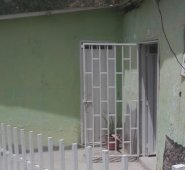 En esta casa ocurrió el hecho que dejó a las dos mujeres heridas. La Opinión