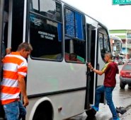 La medida apunta a respaldar a los  usuarios que sufren para conseguir efectivo. Eilyn Cardozo