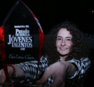 Joven de 17 años, Elisa Estévez Chacín, ganadora del premio el año pasado. Colprensa