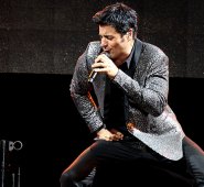 Su éxito le llevó a debutar como actor en las telenovelas 'Pobre juventud' y 'Tormento', donde coincidió con Carlos Vives. Internet