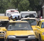 Diariamente, la Policía retiene 15 vehículos por transporte informal. Archivo