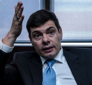 Estos trámites hicieron que la UNP expidiera una resolución con la cual decidió adoptar recomendaciones emitidas por el Comité de Evaluación del Riesgo y Recomendación de Medidas (Cerrem).  Colprensa