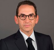 Valencia, fue negociador en la Misión de Colombia ante la OMC, en Ginebra (Suiza) y asesor del Consejo Superior de Comercio Exterior. Colprensa