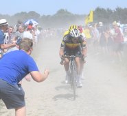 De las cuatro principales dificultades de la jornada, la subida inédita del Glières es la única clasificada fuera de categoría. AFP