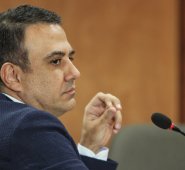 El mandatario departamental ahora es investigado por irregularidades en contrato de tecnología y un convenio financiado con recursos de regalías.  Colprensa