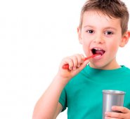 Los hábitos correctos del cuidado oral son inculcados desde la infancia. Internet