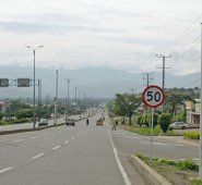 Desde hace seis años que se empezaron a implementar, los dueños son quienes han pagado las infracciones. Archivo La Opinión