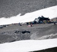 Cinco helicópteros participan en las operaciones de búsqueda desde el sábado. AFP