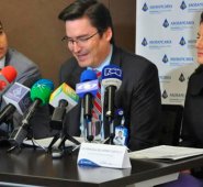 Santiago Castro, presidente de Asobancaria, afirmó que la entidad propone reducir el alcance del 4x1000 en los pagos electrónicos para incentivarlos, y de esta forma desestimular el uso de efectivo en el país. Colprensa