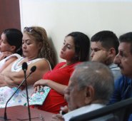 De los seis capturados, dos fueron cobijados con detención domiciliaria. Los otros 4 detenidos recibieron la detención intramural. Colprensa