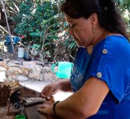 Ana hace 3 mil tabacos semanales, por los que ‘recibe’ 360 bolívares soberanos; sin embargo, el efectivo nunca llega a sus manos. Cortesía
