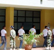 Varios familiares de las víctimas asistirán a la audiencia mediante la colaboración que les prestó la Secretaria Ejecutiva de la JEP para su movilización desde sus lugares de residencia hasta Bogotá. Colprensa