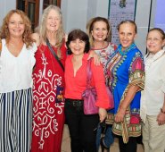 María Alexandra Morelli, Liliana Guarnizo, Valeria Guarnizo, Martha Valdivieso, Berta Vargas, Ingrid Hartmann, Martha Buenahora y Yaneth Valdivieso.  Mario Caicedo