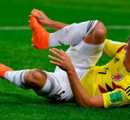 Este tipo de lesiones requiere de al menos dos semanas fuera de los terrenos de juego. Twitter