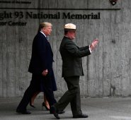 El presidente de EE. UU. Donald Trump, rindió honores a las víctimas del 11 de septiembre de 2001. AFP