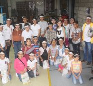 El grupo de niños de la biblioteca pública monseñor Luis Pérez Hernández. Giovanny Rojas