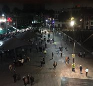 La policía local informó que el ataque fue lanzado poco antes de las 10:00 pm del sábado. Tomada de Twitter