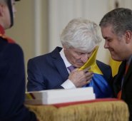 Presidente Iván Duque le rindió un homenaje a José Néstor Pékerman.  Colprensa