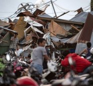 El terremoto de magnitud 7,5 frente a la isla indonesia de Sulawesi generó el viernes un tsunami de una altura de 1,5 metros. AFP