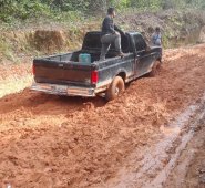 Las fuertes lluvias que arrecian en la región ya dejan varias vías, viviendas y familias afectadas. Cortesía