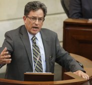 Ante la polémica que se ha generado la participación de Carrasquilla en los bonos de agua.
Colprensa