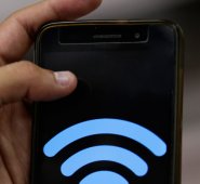 La expedición mortífera de los yihadisas que cometieron la masacre del Bataclan, de Siria a París, no hubiera sido posible sin los teléfonos inteligentes. Colprensa