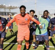 El club parisino ha sido acusado de elegir, más por su origen étnico que por su calidad futbolística, a los jugadores juveniles para su equipo. AFP
