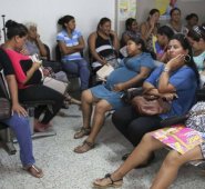 Detrás de esta situación está la debacle económica del país petrolero. AFP