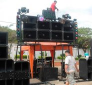 El negocio fue tan bueno que se empezó cobrando $25.000 por un baile que duraba toda la noche y se llegó a $500.000 por algunas horas de toque. Cortesía
