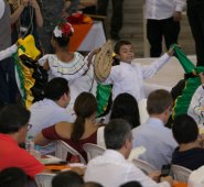 Durante el taller se llevaron a cabo algunas muestras culturales. Juan Pablo Cohen / La Opinión