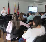 Los talleres que serán abiertos desde las 9 a.m. Archivo / La Opinión