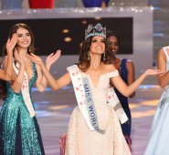 La modelo, aficionada al voleibol y la pintura, consiguió el premio en una glamurosa gala celebrada por novena ocasión en territorio chino. AFP