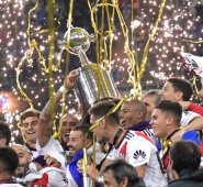 River se dio el gusto de alzar la Libertadores a expensas de su adversario más encarnizado. AFP