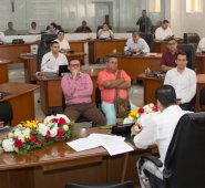 La plenaria del concejo de Cúcuta eligió, este lunes a Juan Carlos Cruz Chona como nuevo secretario general de la corporación. El concejal de Villa del Rosario, Víctor Julio Galvis, que también aspiraba al cargo, no logró el voto de las mayorías. Luis Alfredo Estévez