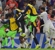 Los jugadores de Al Ain celebran después de ganar la semifinal del torneo de la Copa Mundial de Clubes de la FIFA 2018. AFP