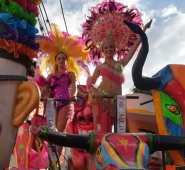 Las reinas lucieron trajes artesanales de carnaval. Alcadía Ocaña