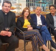 Se dispuso un brindis para los invitados. Cortesía