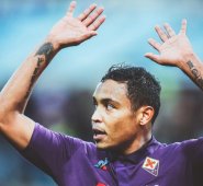 Muriel llegó a Fiorentina procedente del Sevilla. Tomada de Twitter @acffiorentina