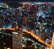 Los jueces precisaron que esta medida tenía como objetivo prevenir "problemas" en las relaciones entre padres e hijos que podían llevar a la "confusión" y evitar "cambios bruscos" en la sociedad.  AFP