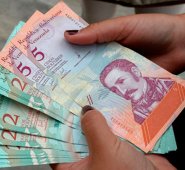 Los conductores y comerciantes se niegan a recibir los billetes pequeños, aseguran. 
 Archivo