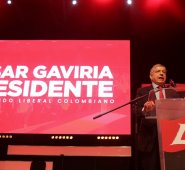 El jefe del Partido Liberal, el expresidente César Gaviria, advirtió que el uso indebido de las redes sociales podría desencadenar la pérdida de avales y hasta la salida de la colectividad. Archivo