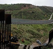 “Todo el mundo sabe que los muros funcionan”, dijo ayer el presidente de Estados Unidos, Donald Trump. Archivo
