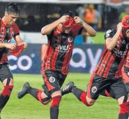 El lateral cucuteño Mauricio Duarte marcó un gol ante Atlético Huila (2-0) y lo celebró de una forma particular. El defensor salió corriendo hacia las cámaras con una máscara del ‘Hombre Araña’. Édgar Cusgüen Olarte / La Opinión