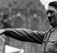 Hoffenberg prometió corregir rápidamente el problema de la frase sobre Hitler. Internet