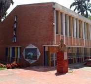 Buscan vender 15.000 metros cuadrados del colegio. Archivo / La Opinión