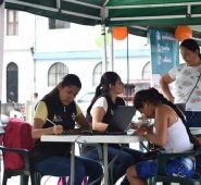 Las vacantes disponibles obedecen a perfiles tales como asesoras comerciales, vendedoras, auxiliares administrativas, operarias de producción, auxiliares de cafetería, mercaderistas, profesionales en el área de la salud, entre otros. Tomada de Twitter