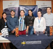 Sergio Meza, Patricia Peña, Juan Morales, Teresa Peña, Karen Pérez, Yirley del Carmen Velandia, el docente investigador Herminio Pabón y Farid Rincón. César Obando