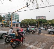 En la avenida 0 con calle 16 y la avenida Los Faroles con 9E. Mario Franco / La Opinión